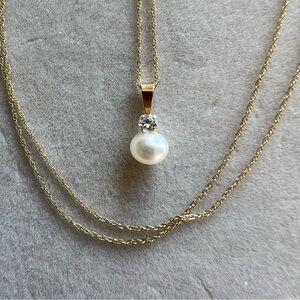 10 karat solid Gold, Pearl & diamond 18” Necklace